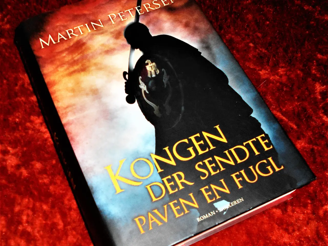 Billede 1 - Kongen der sendte paven en fugl, Martin Petersen