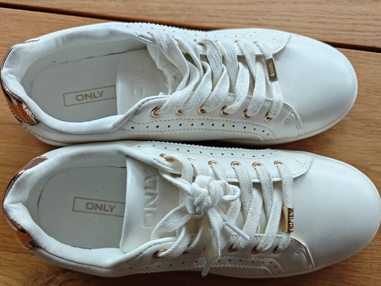 Billede 4 - Hvide/Rose Gold ONLY Sko (str. 39)