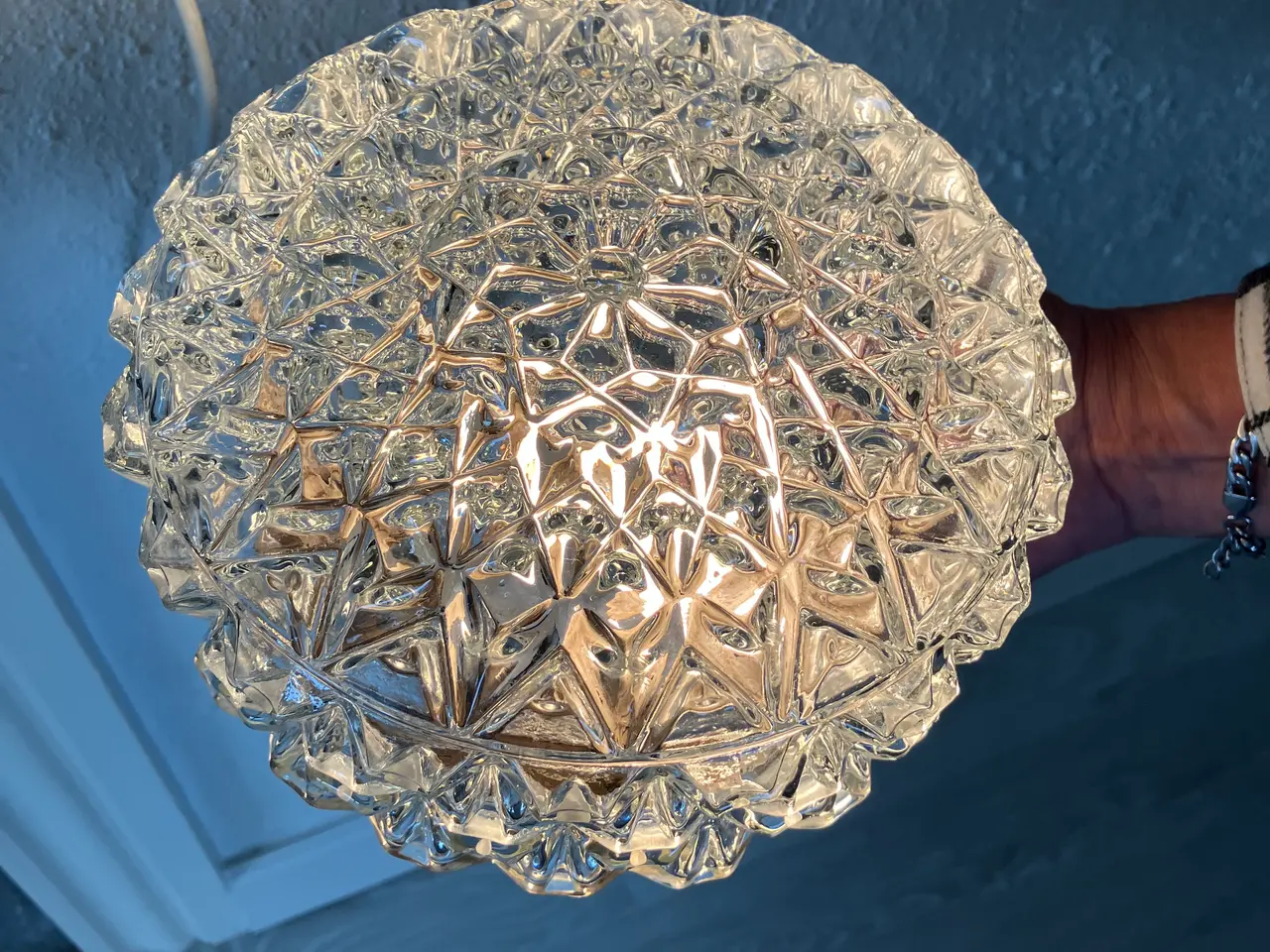 Billede 1 - Gammel plafond med ny ledning. Ø20 cm