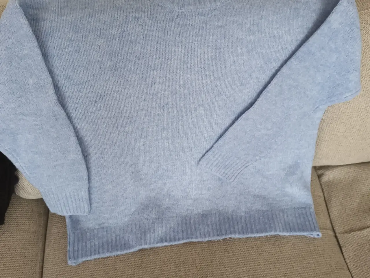 Billede 1 - Varm lyseblå sweater str L