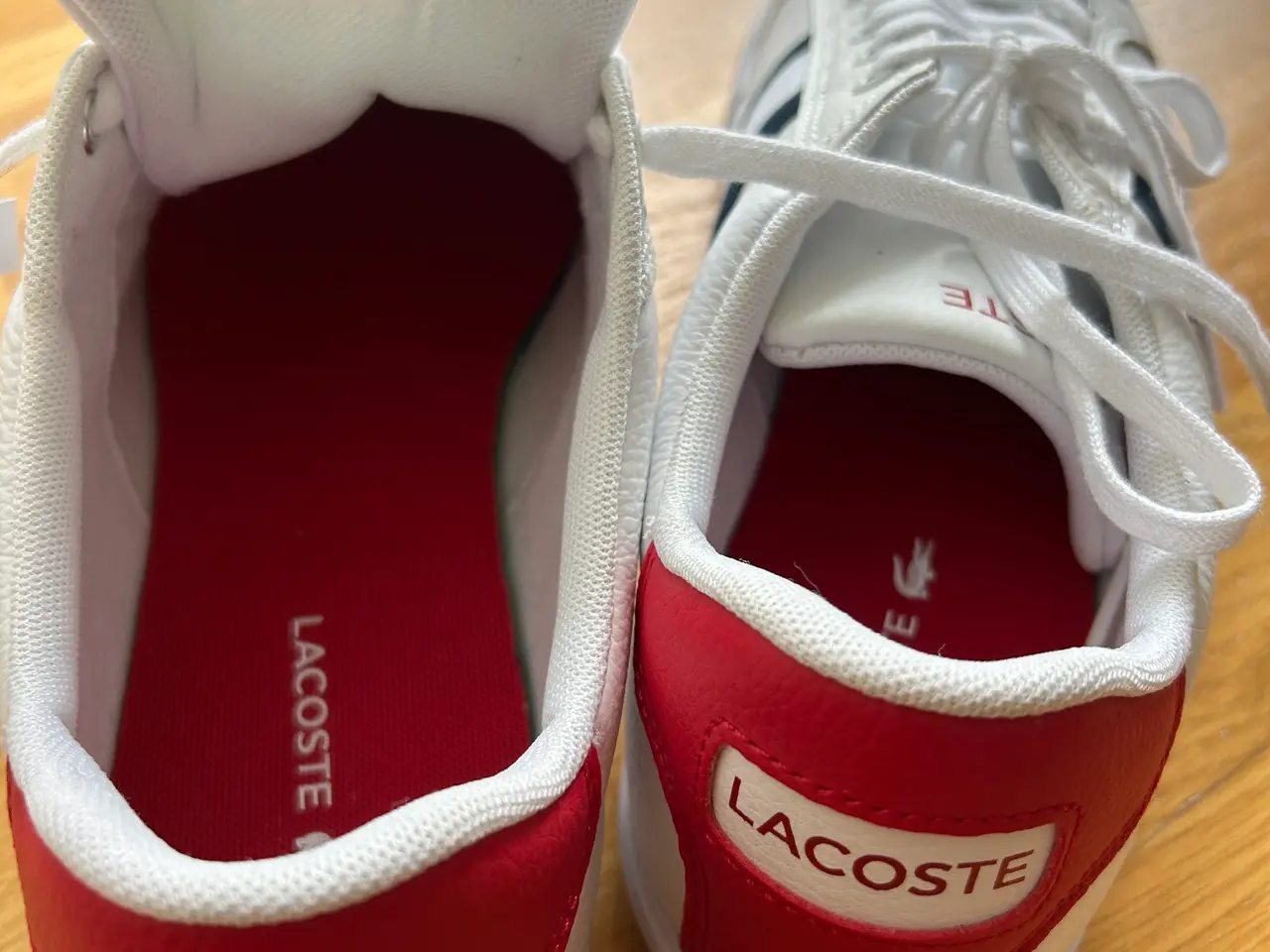 Billede 3 - Ny Lacoste sko i hvid læder str. 42,5
