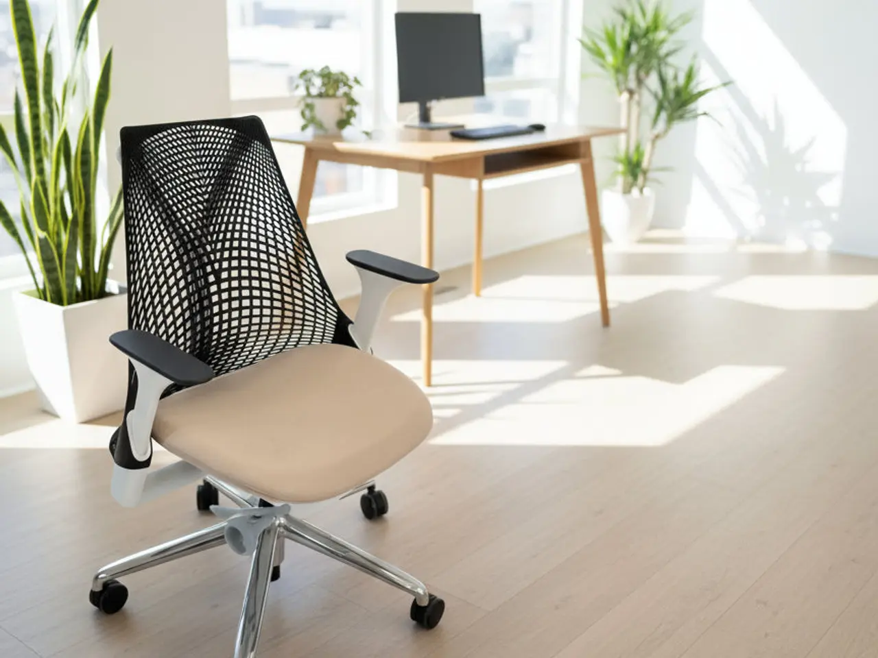 Billede 2 - Herman Miller SAYL Kontorstol – Lyserød/Brun/Krom Stel