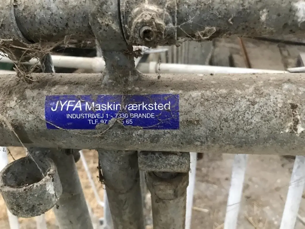 Billede 3 - Jyden Fanggitter til kvæg. Justerbar halsåbning