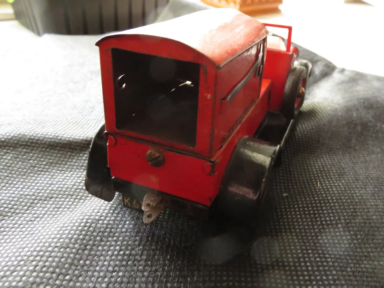 Billede 3 - Tekno Falck Blikbiler 6 Stk. + reservedele.