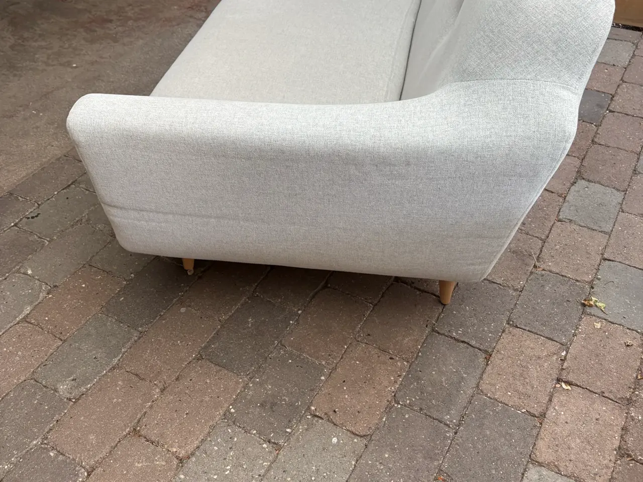 Billede 2 - Sofa i lys grå