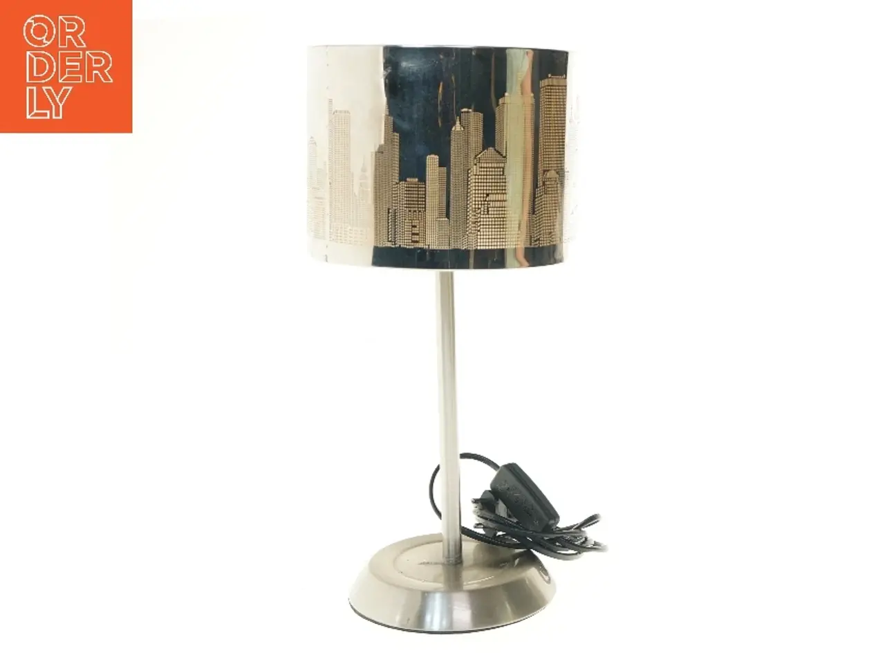 Billede 1 - Bordlampe med stadsudsigt fra Rema 1000 (str. 38 cm)