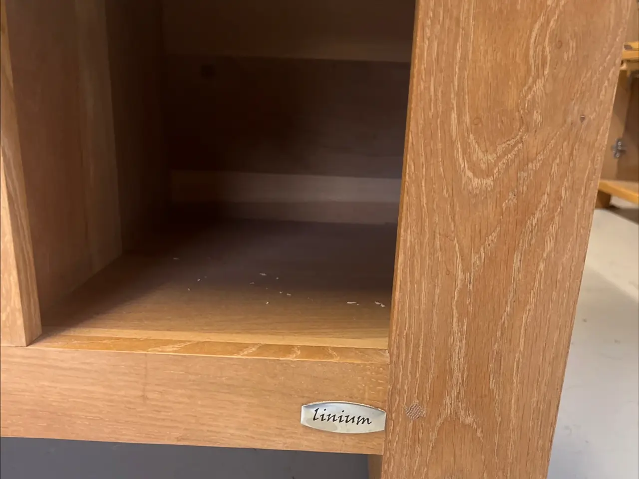 Billede 2 - TV bord i massiv fransk eg.