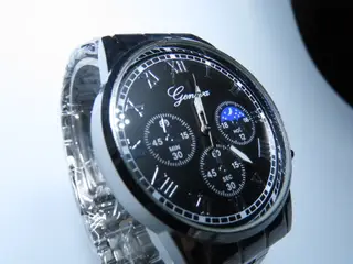 Geneva Moonphase – Sort herreur med månefase-desig