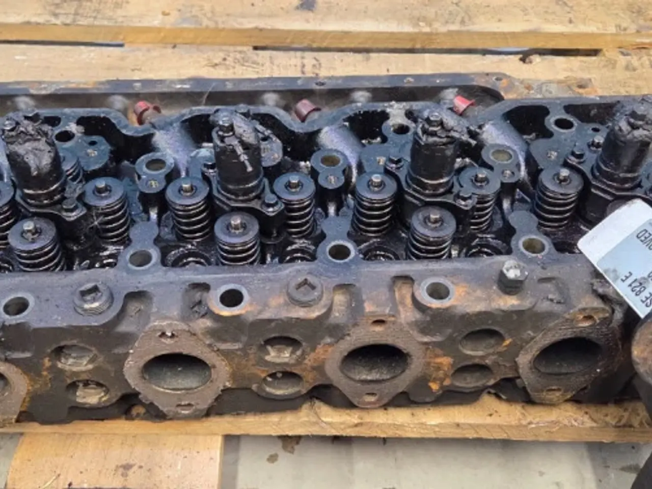 Billede 4 - Case 821E Cylinderhoved 2831279