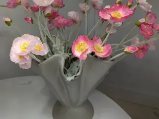 Bloomingville Plier Vase – skulpturel vase