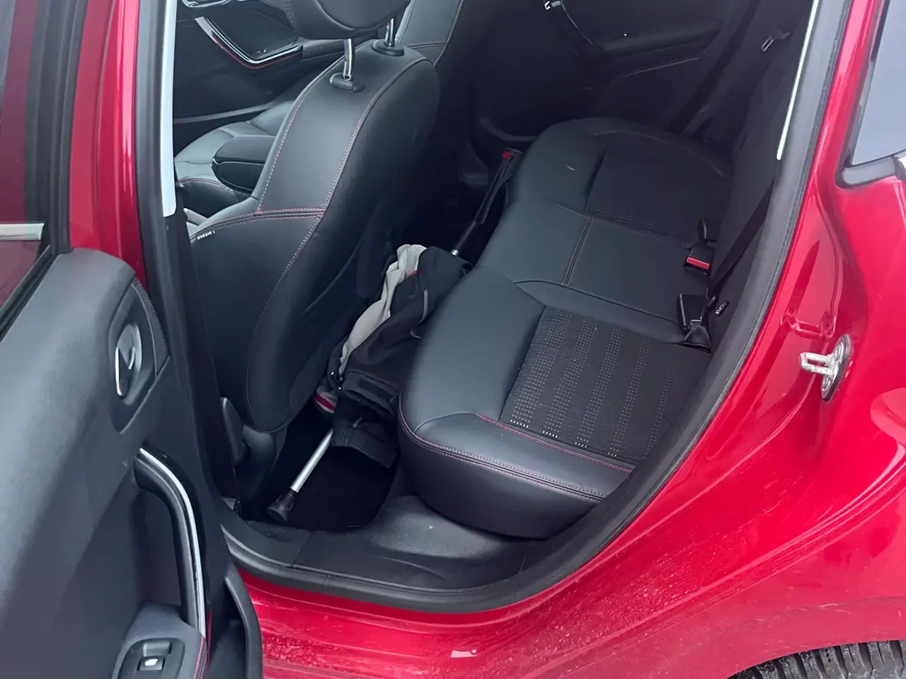 Billede 6 - Peugeot 208 gt line 1.6blue hdi