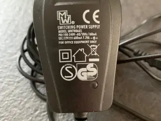 MW strømadapter 600mA