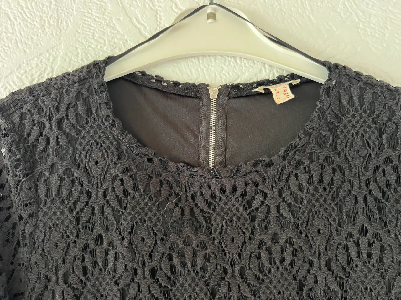 Billede 8 - Sort Blondebluse fra Esprit i str. XL