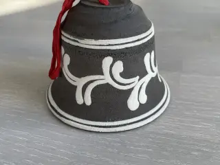 Klokke i keramik