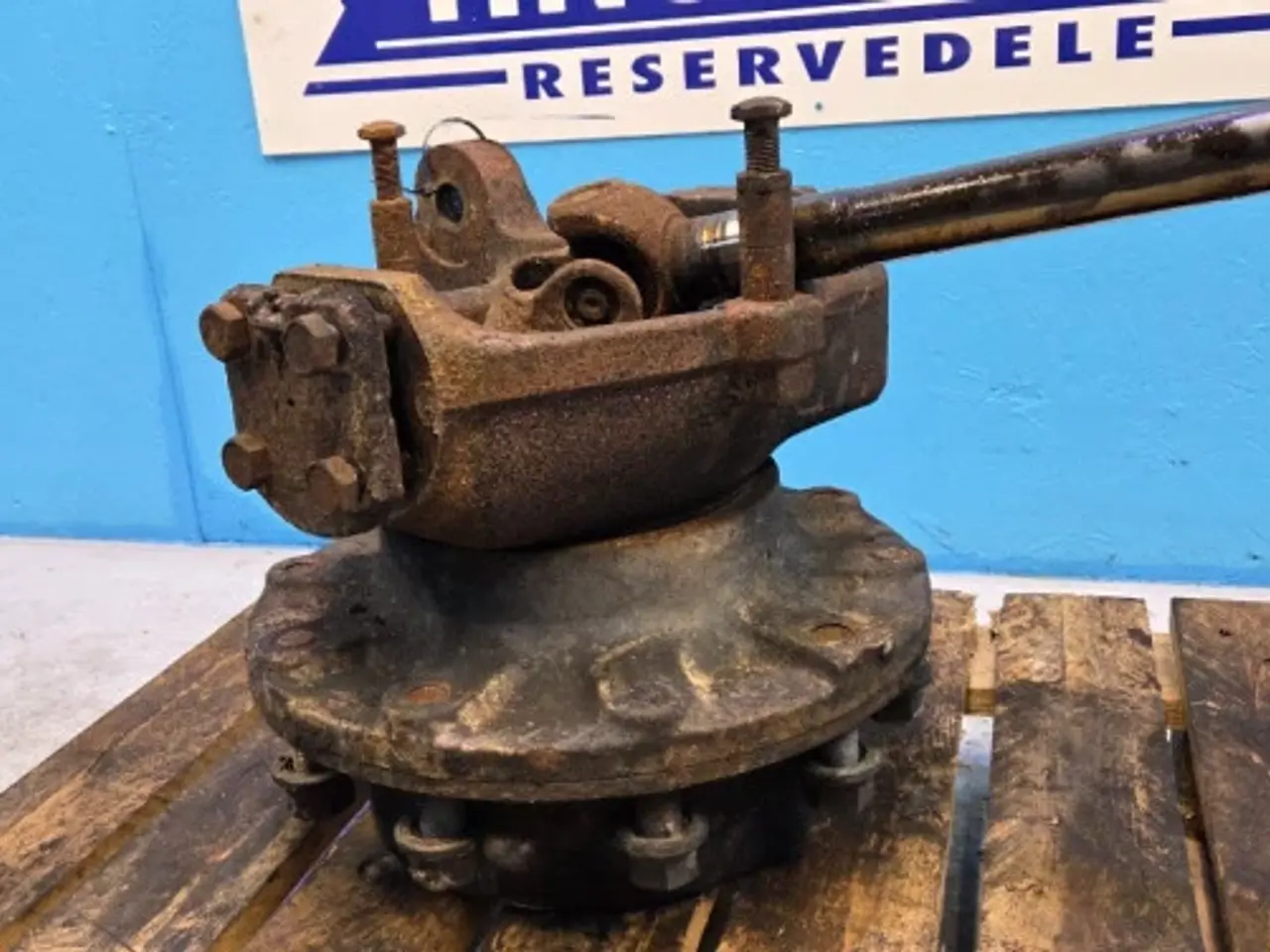 Billede 9 - New Holland LB115B Hjulnav L. 85825032