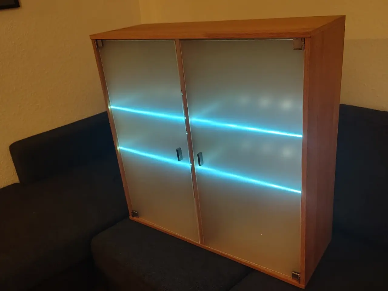 Billede 8 - Hængende glas/Vitrineskab med LED lys i 