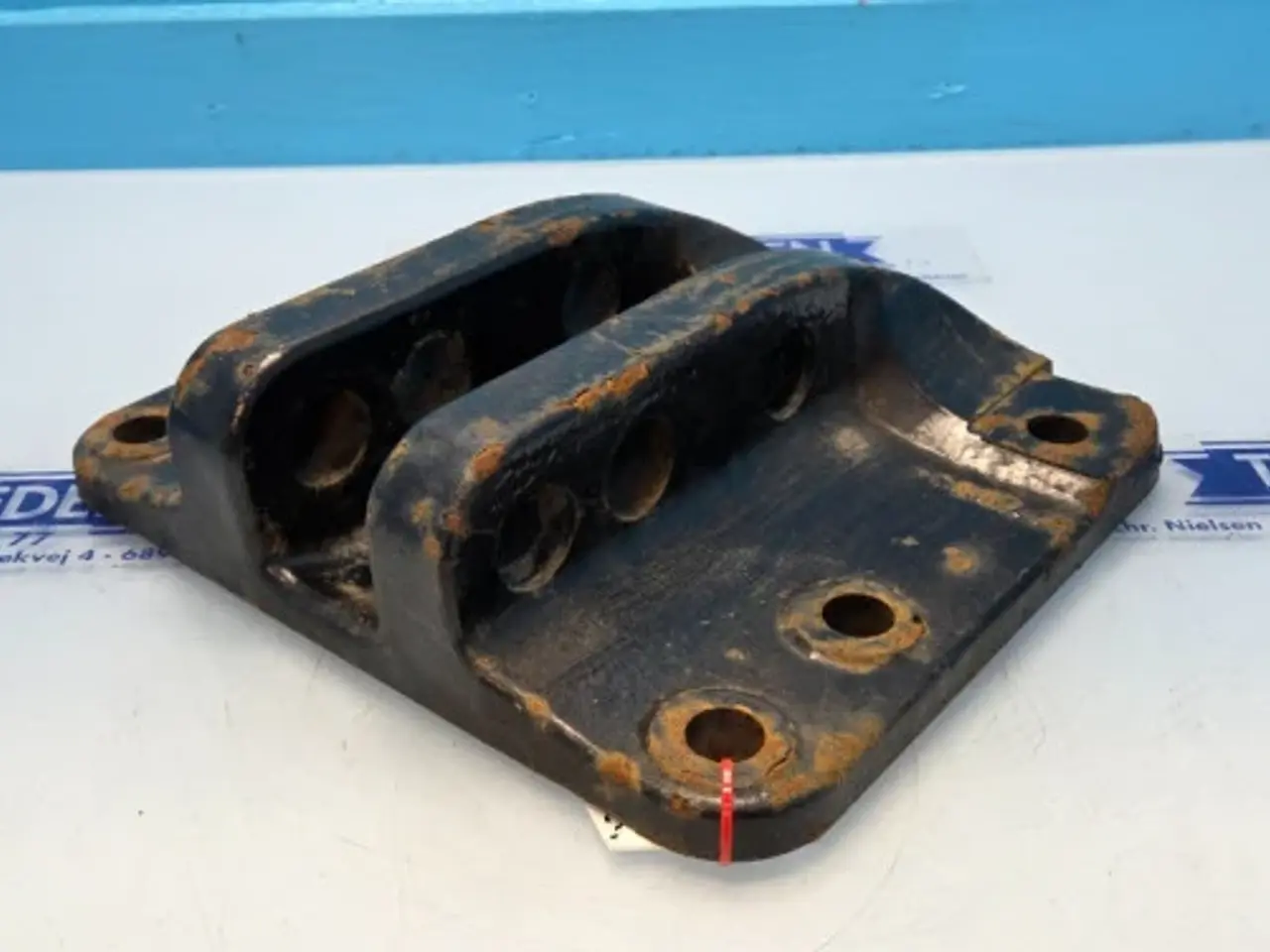 Billede 2 - New Holland T8.300 Beslag 84300123