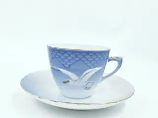 Mågestel Espresso Kop nr. 108B Med Guldkant 2 sortering