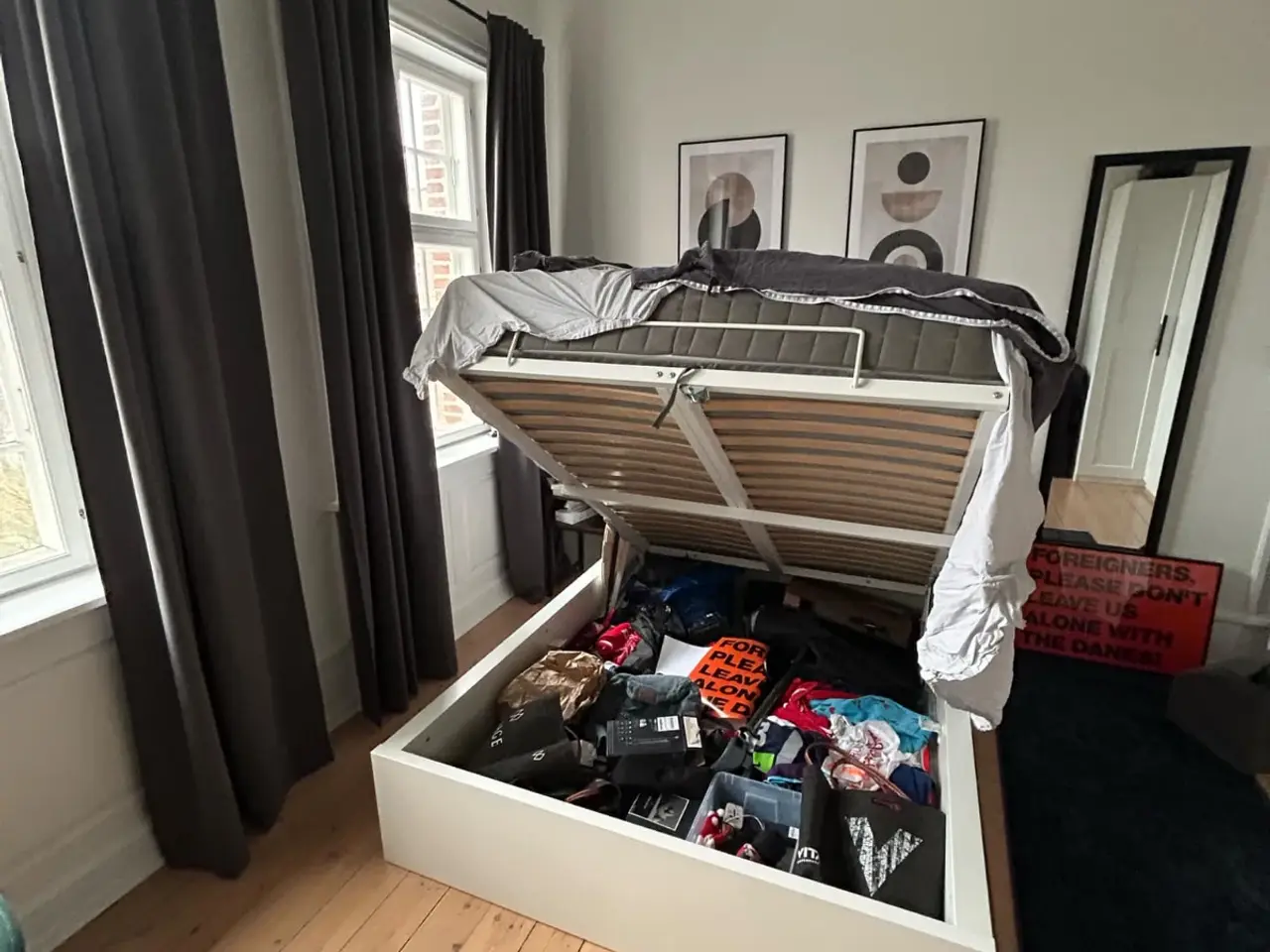 Billede 2 - IKEA seng med opbevaring 140x200 hvid