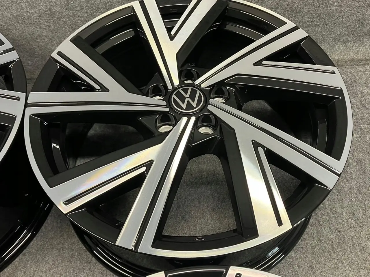 Billede 6 - ALUFÆLGE VW POLO BERGAMO 2G0 17"