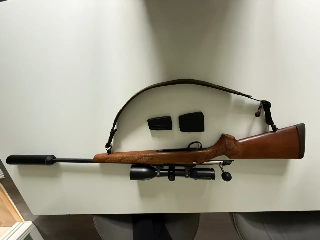 Billede 4 - Tikka T3 med kikkert og lyddæmper