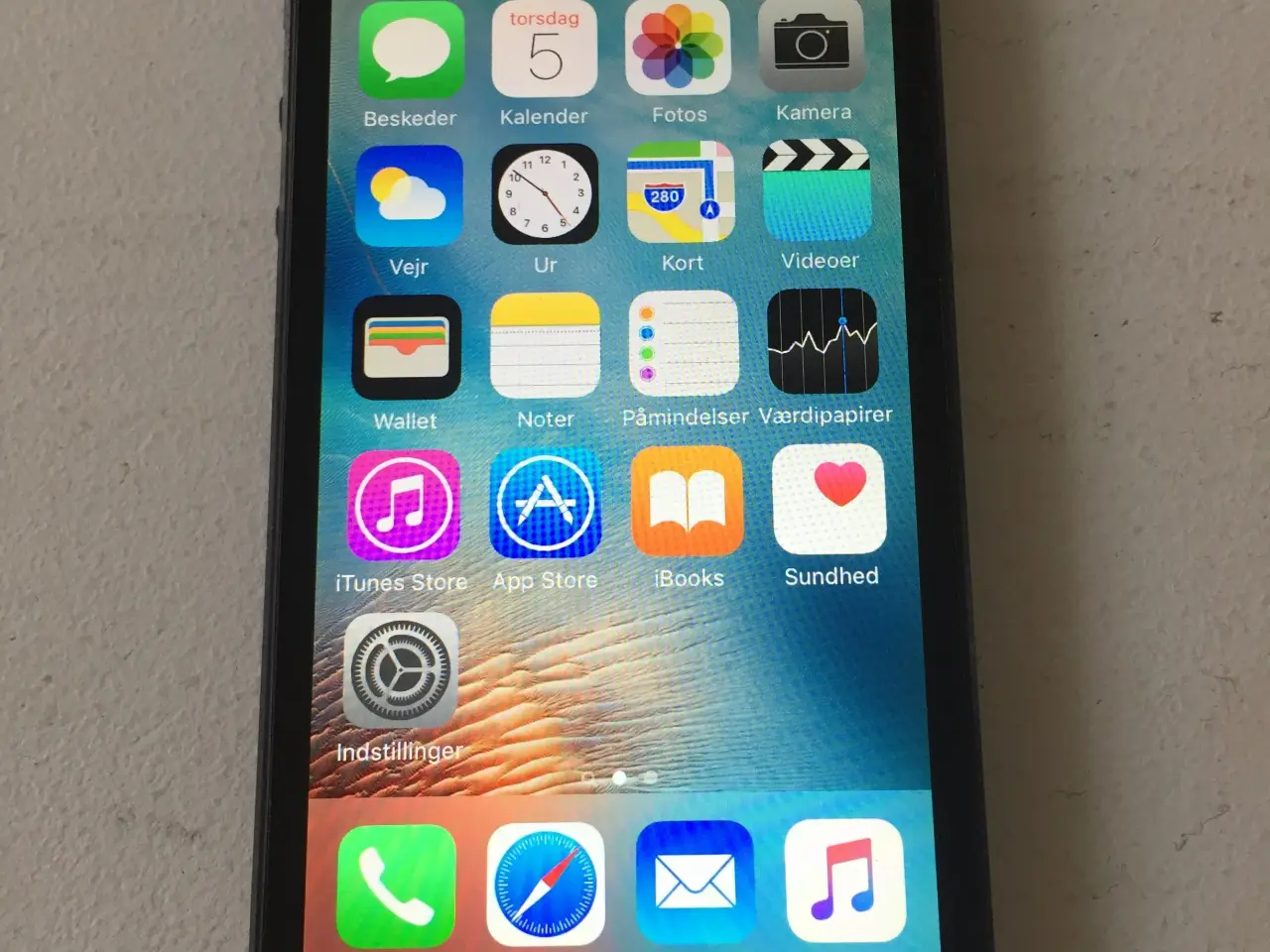 Billede 1 - Iphone 5 sort 16GB - flot og velholdt.