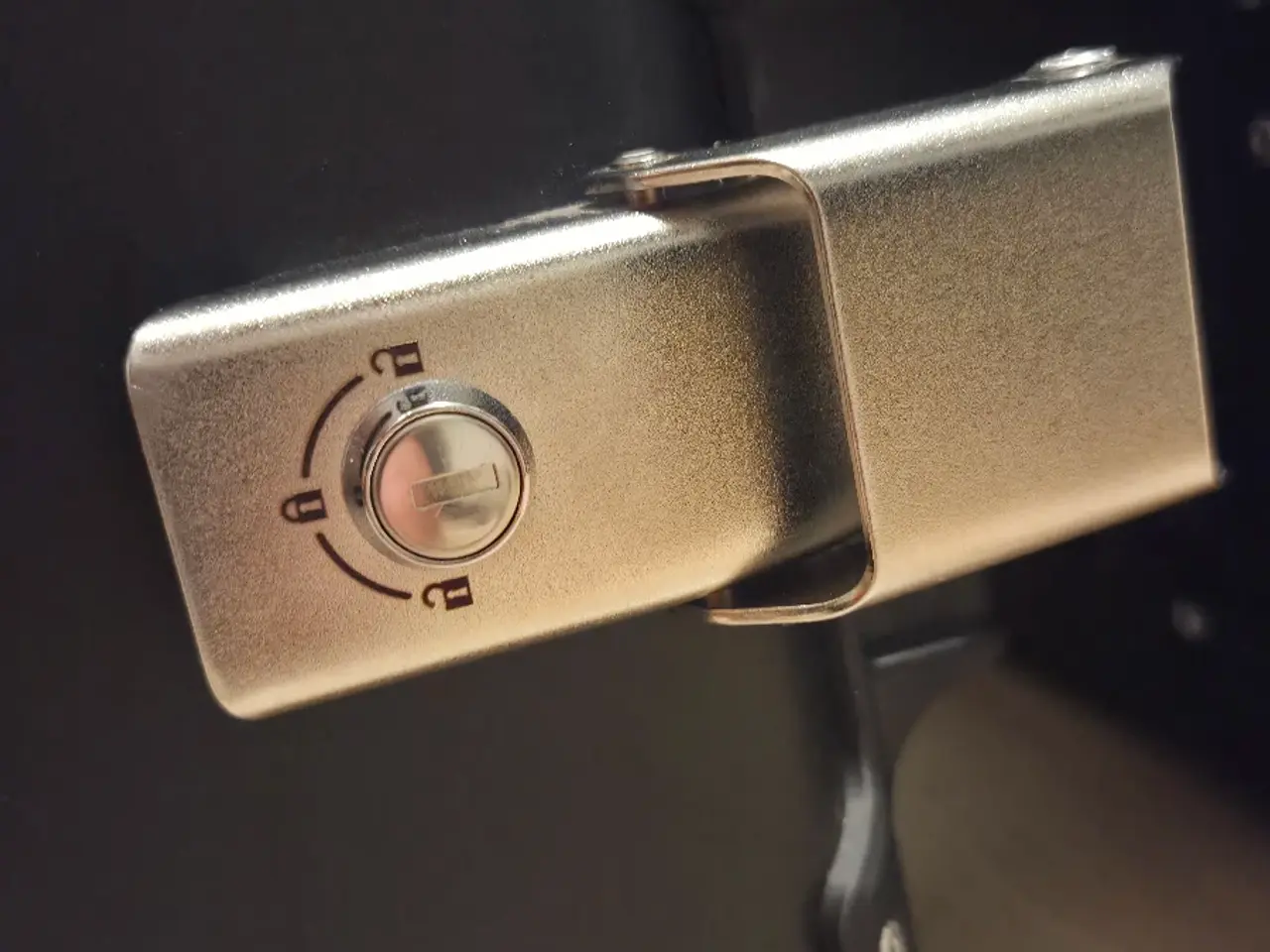Billede 15 - VOGE sidekufferter i aluminium – 2 stk.