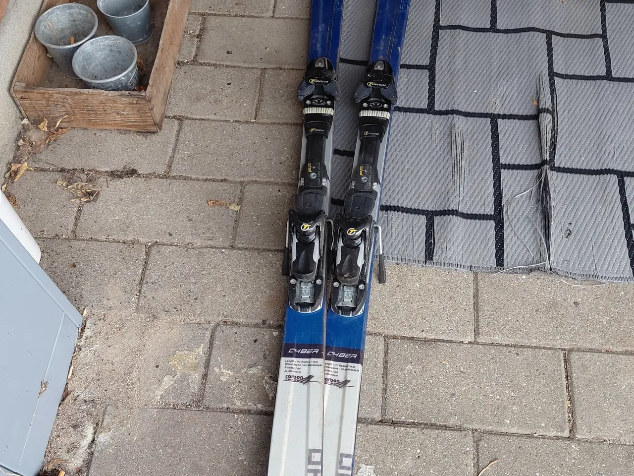 Billede 1 - Brugte ski sælges.