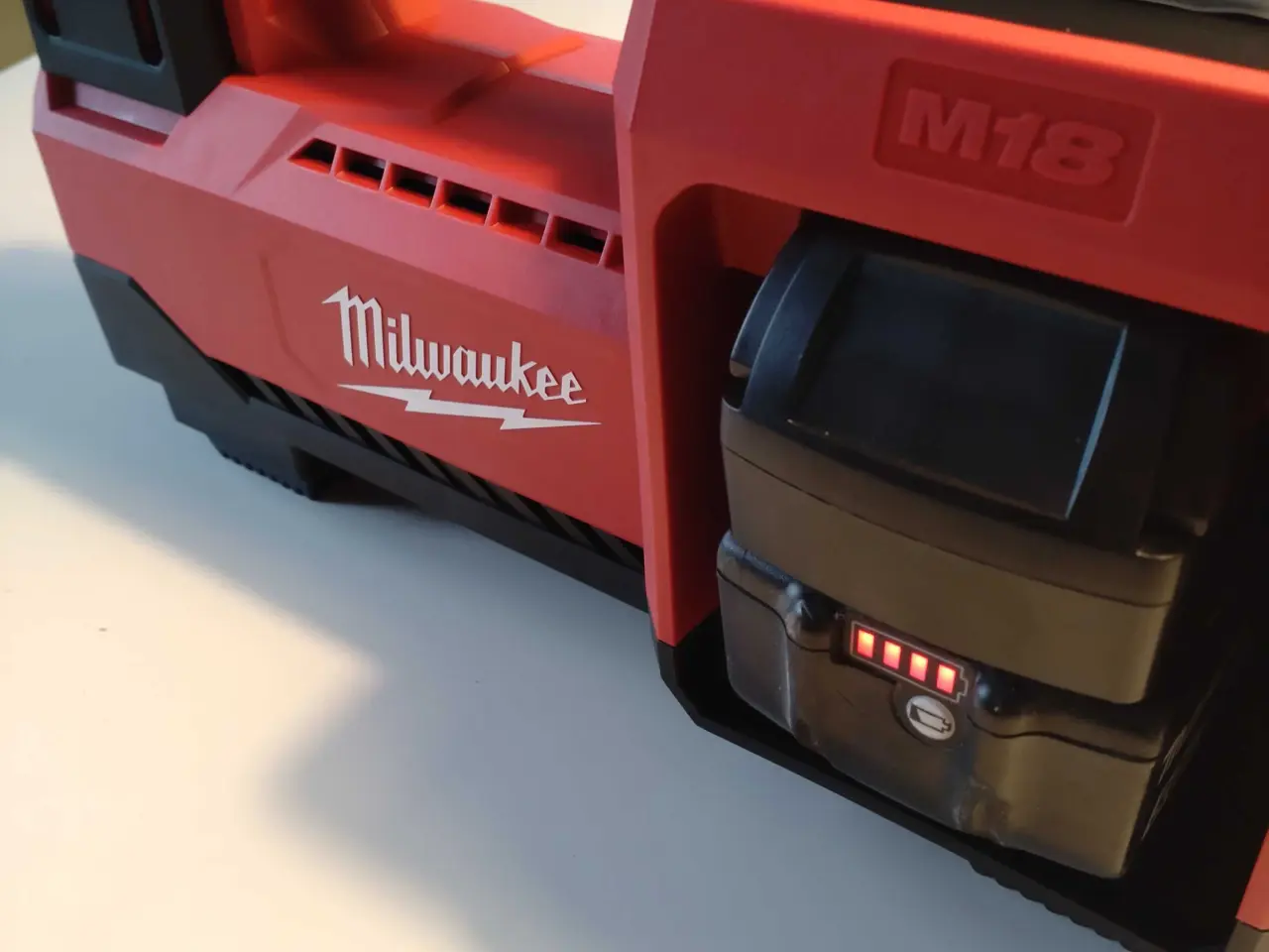 Billede 1 - Milwaukee >>> Makita