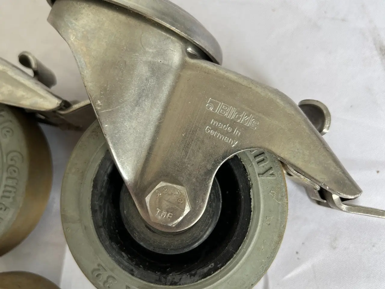 Billede 4 - Blickle 80 X 32 Swivel Casters med Brake Set Of 3