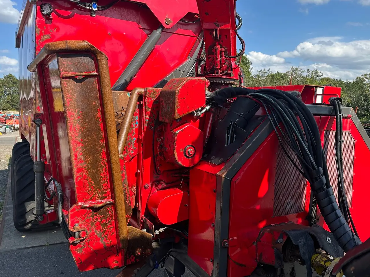 Billede 14 - Valtra T234s Med Jenz 360 Flishugger og Alsidig 23m3 Flisvogn