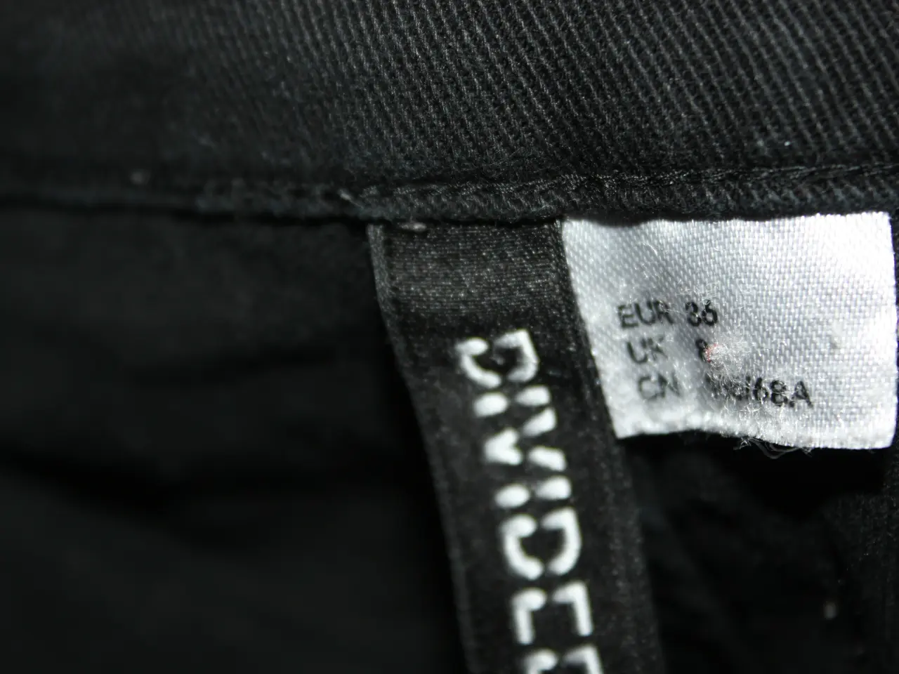 Billede 8 - Sort jeans fra H&M i str. 36