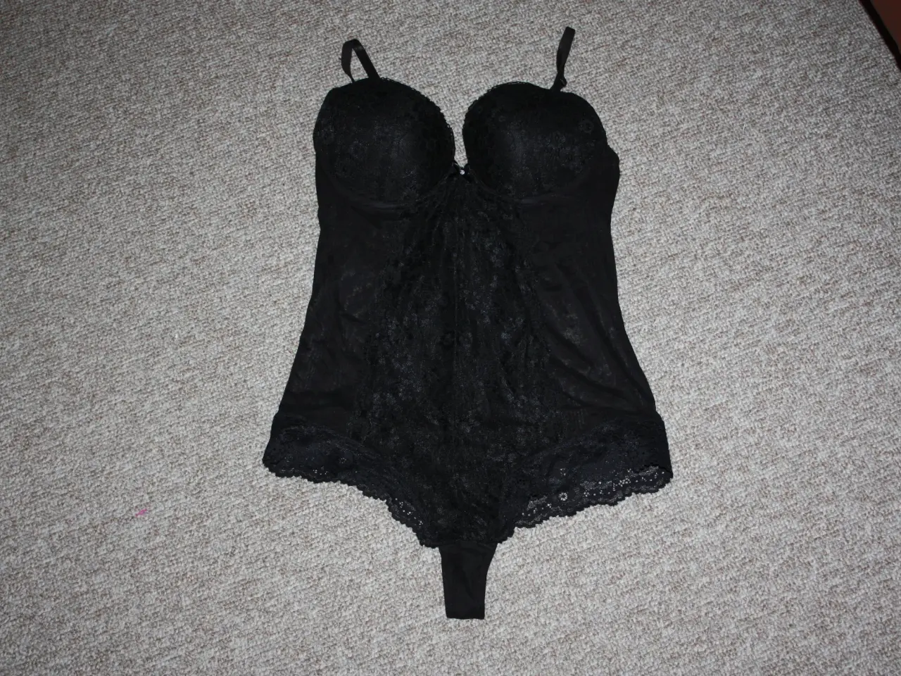 Billede 1 - Bodystocking med G-streng / Undertøj H&M / Body /