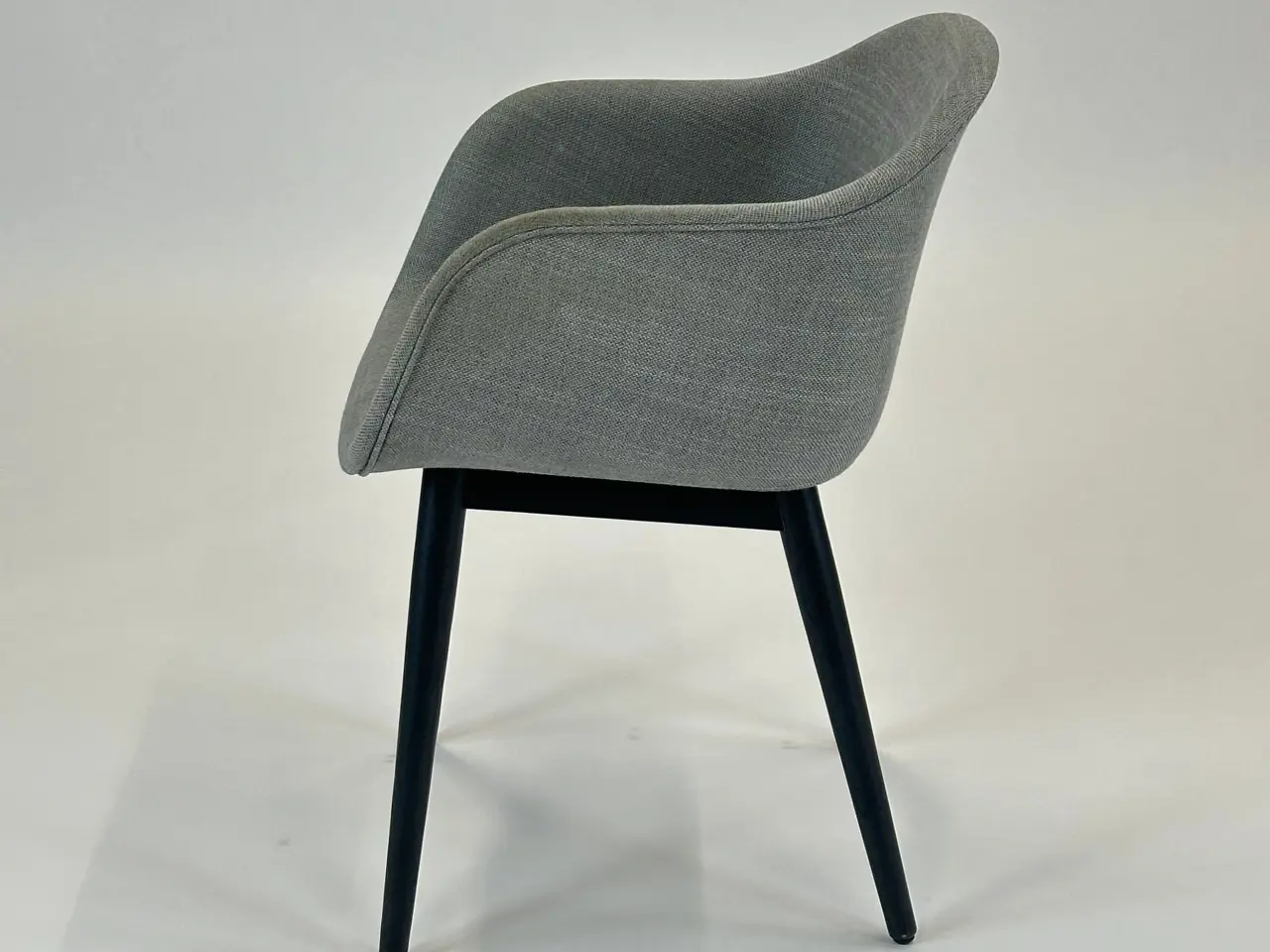 Billede 4 - Muuto Fiber Armchair Stol – Grå med Sort Stel