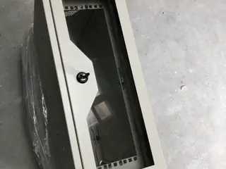 4AU rack skab