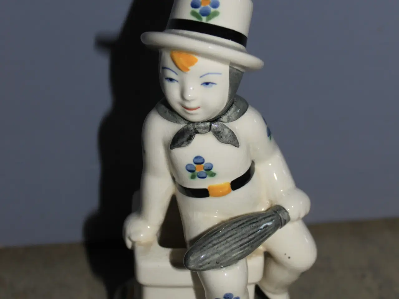 Billede 1 - Aluminia Børnehjælpsfigur Skorstensfejer 1953
