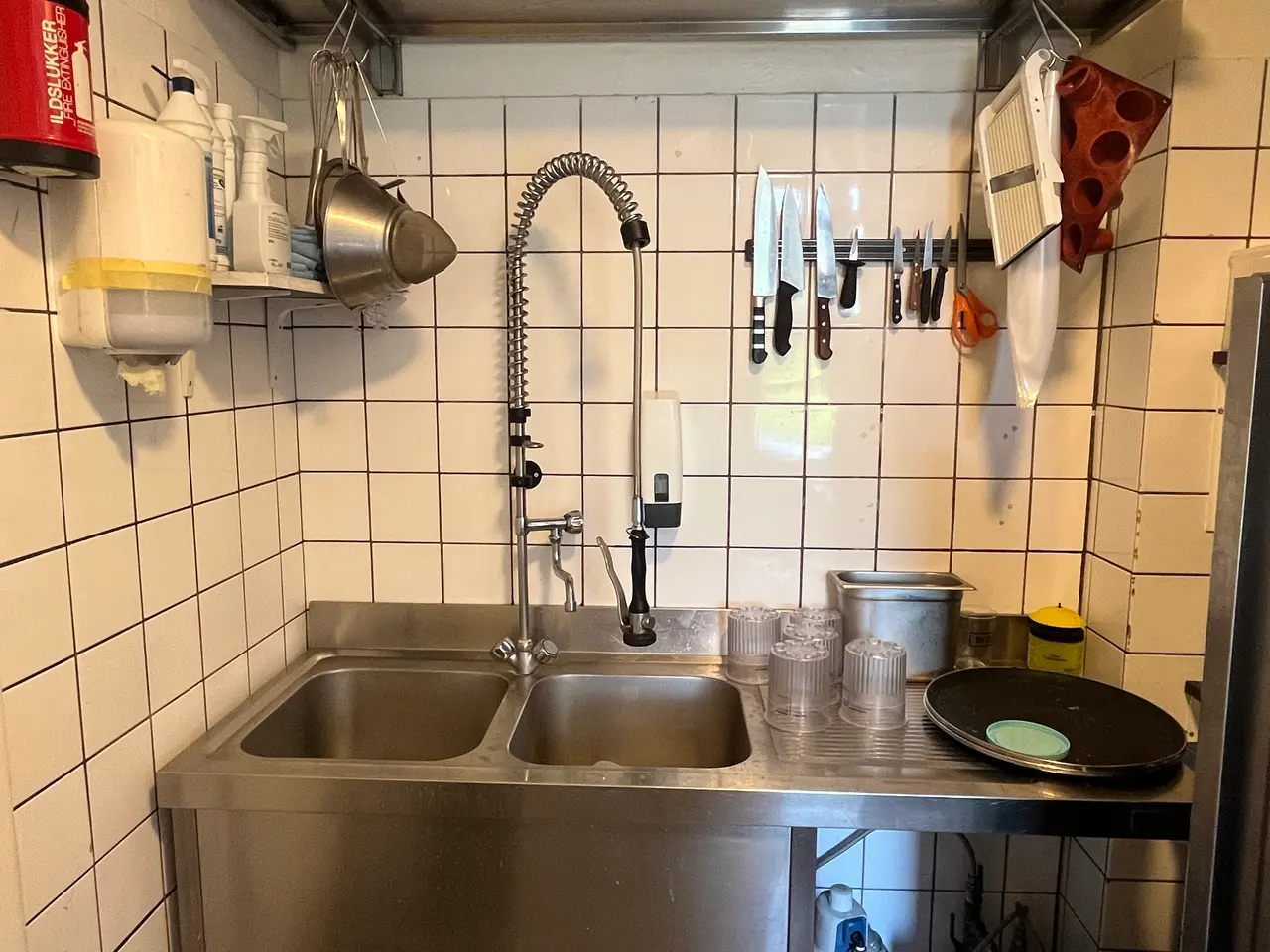 Billede 1 - Køkkeninventar og inventar fra restaurant