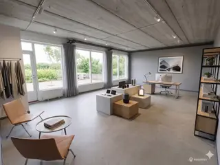 57 m2 lyst kontorlokale med egen terrasse