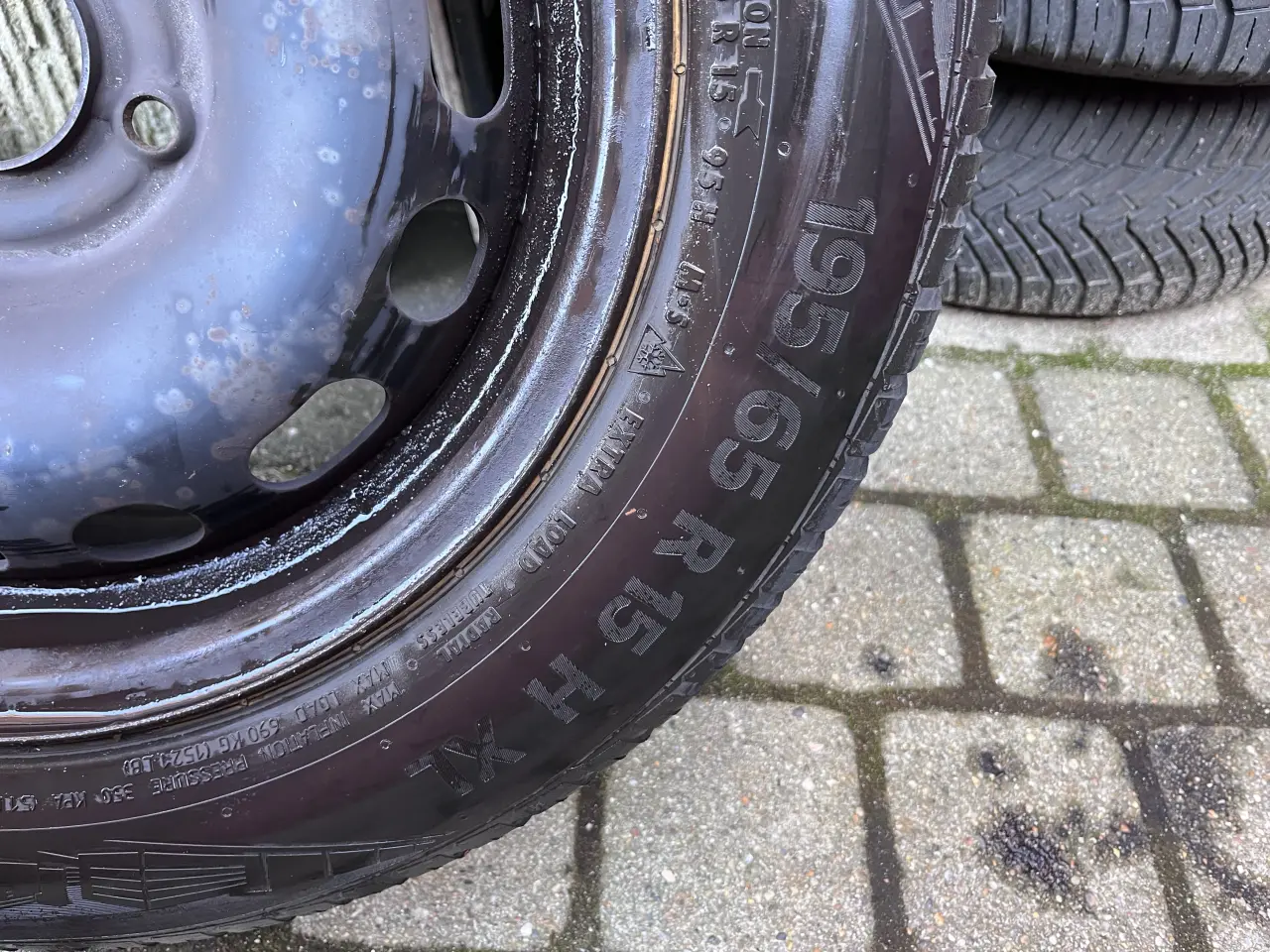Billede 4 - Helårsdæk på stålfælge