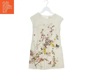 Blomstret kjole fra Zara (str. 140)
