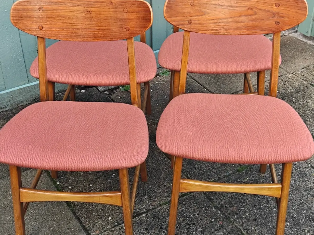 Billede 3 - 4 klassiske teak spisebordsstole