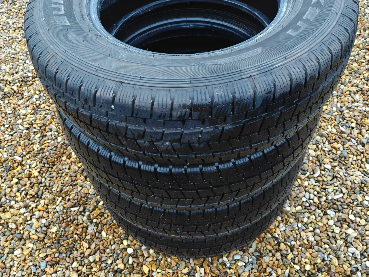 Billede 1 - 215/75-16 vinterdæk 