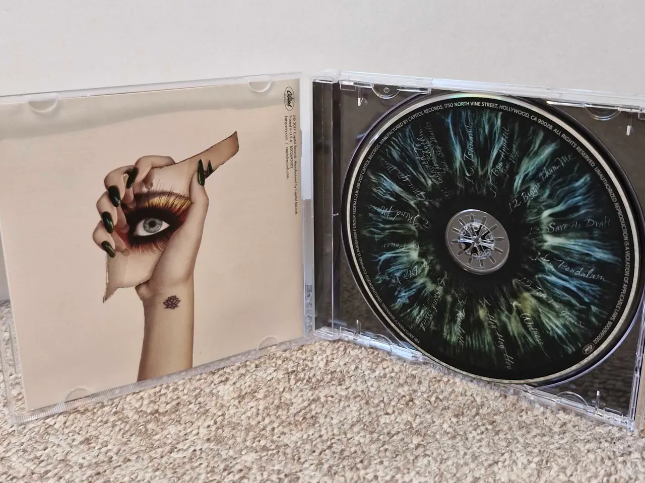 Billede 3 - Katy Perry - Witness 