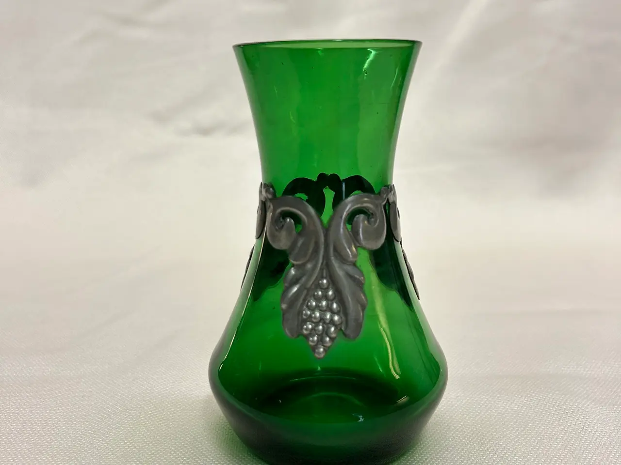 Billede 2 - Antik Jugendstil / Skønvirke vase i grønt glas.