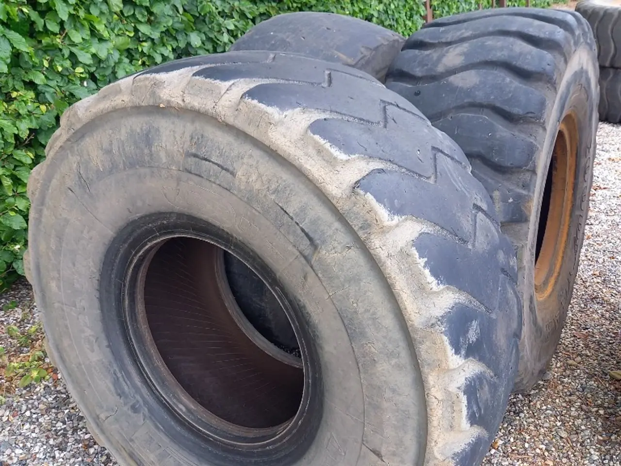 Billede 3 - Michelin Goodyear 23.5R25 dæk. 3 stk.