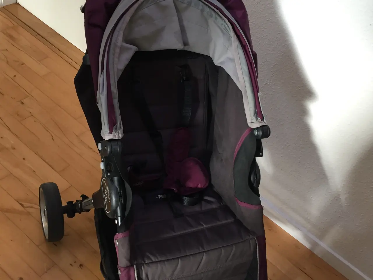 Billede 2 - Babyjogger City Mini i flot stand med regnslag