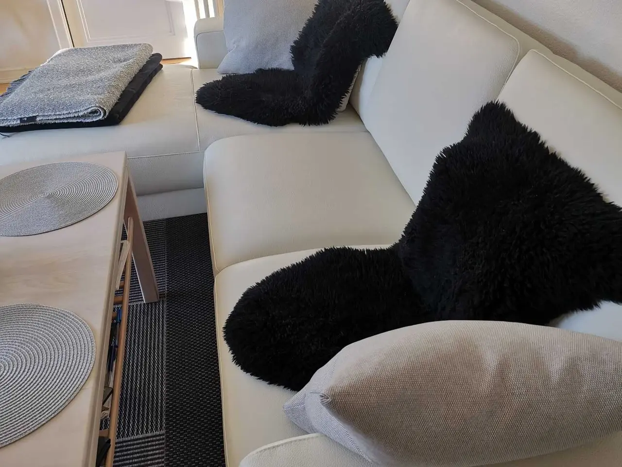 Billede 2 - Hvid lædersofa 