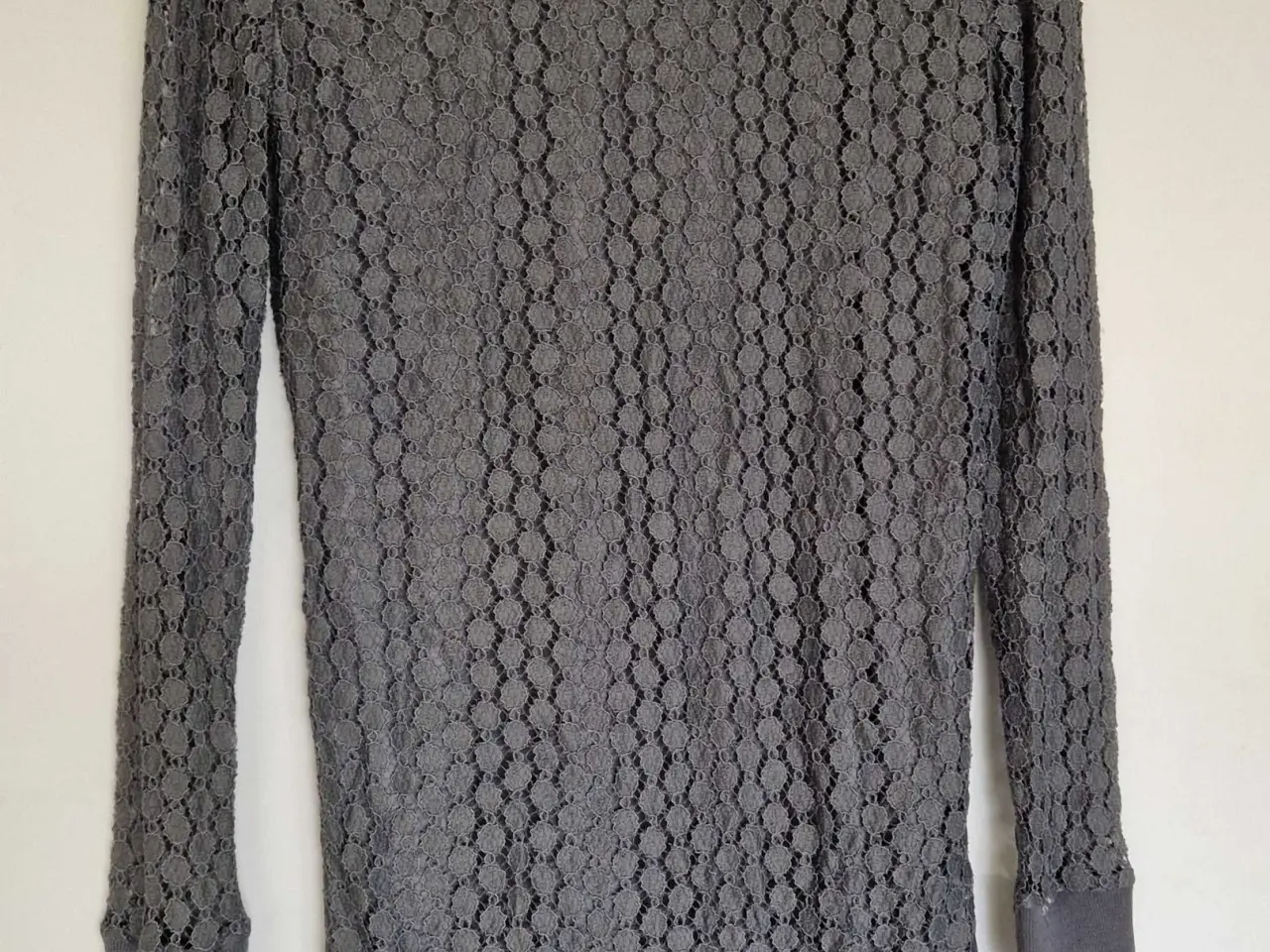 Billede 1 - Grå bluse fra Sophyline