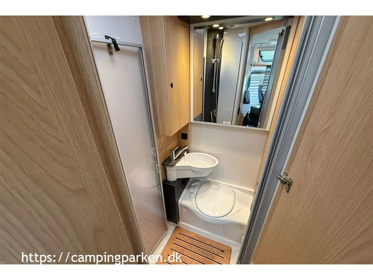 Billede 10 - 2027 - SunLight T 58 Adventure Edition Super lækker, kort autocamper under 6 m og automatgear - kom nemt omkring!