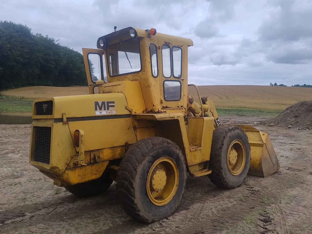 Billede 1 - MF Massey Ferguson 33 gummiged købes/søges